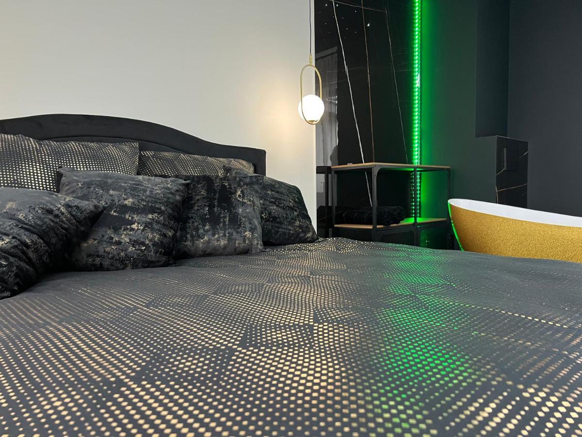 Apartament Premium Ze Zlota Wanna W Sypialni Widok Na Morze Dyskretny Taras Z Lozkiem - Baltyckie Sarbinowo 18 Εξωτερικό φωτογραφία