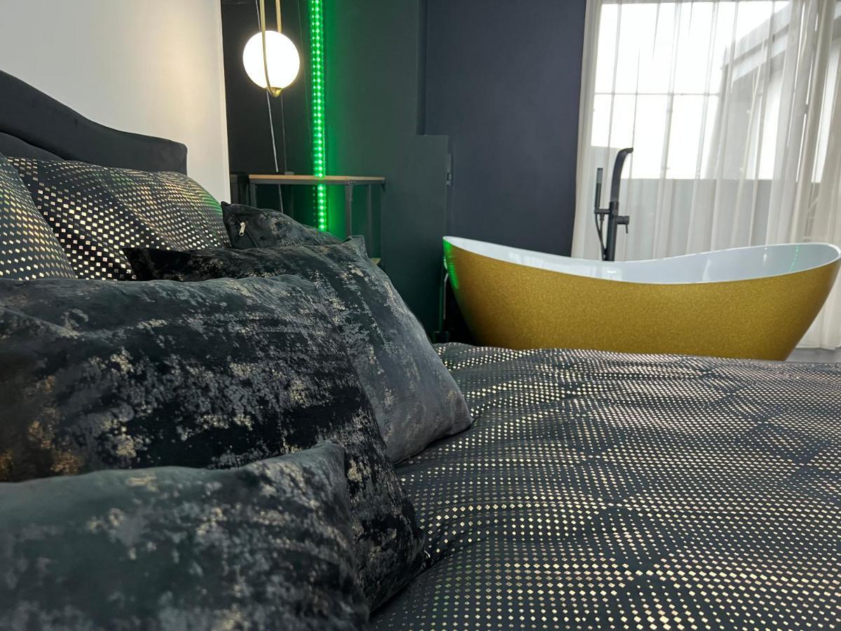 Apartament Premium Ze Zlota Wanna W Sypialni Widok Na Morze Dyskretny Taras Z Lozkiem - Baltyckie Sarbinowo 18 Εξωτερικό φωτογραφία
