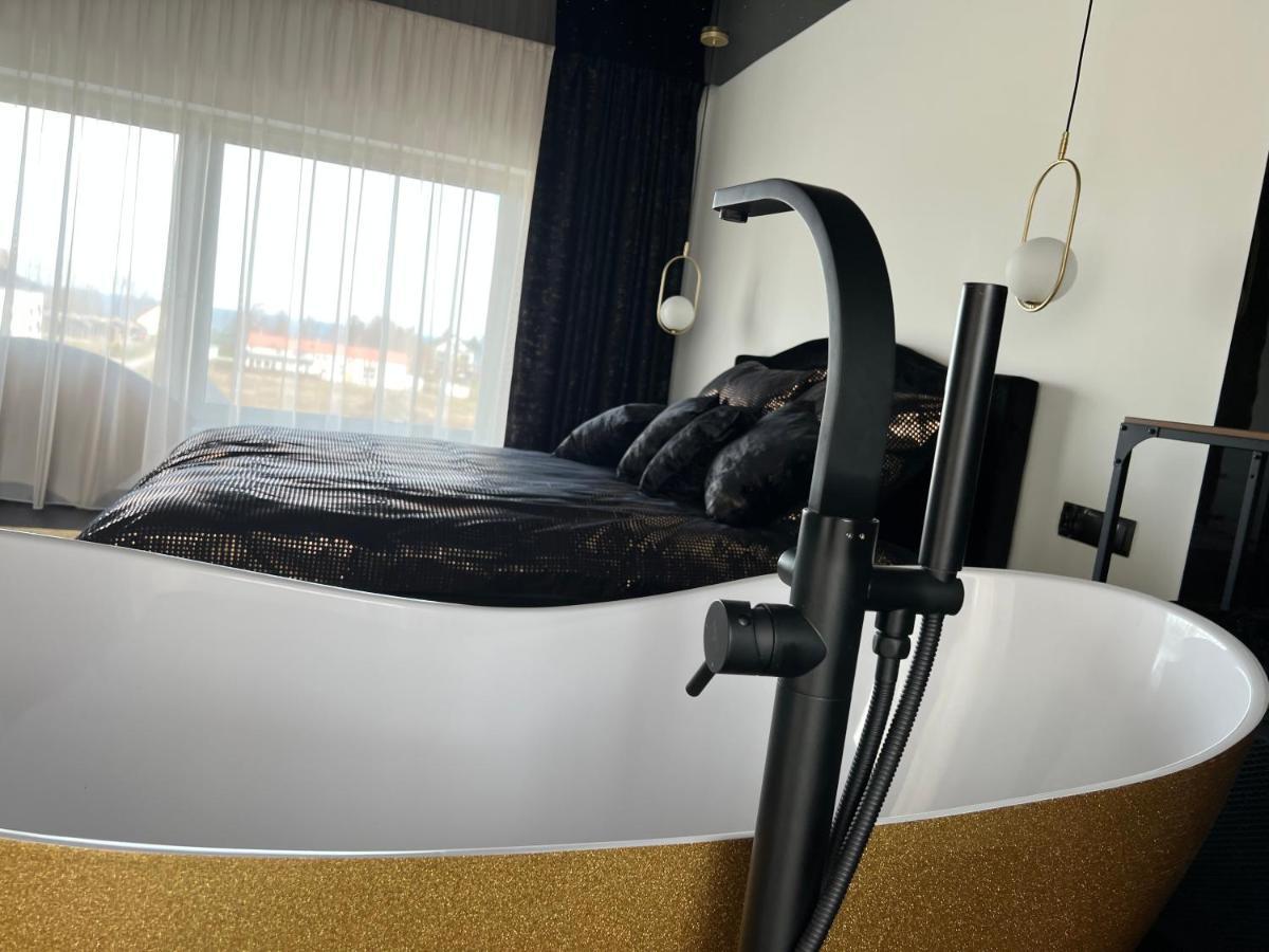 Apartament Premium Ze Zlota Wanna W Sypialni Widok Na Morze Dyskretny Taras Z Lozkiem - Baltyckie Sarbinowo 18 Εξωτερικό φωτογραφία