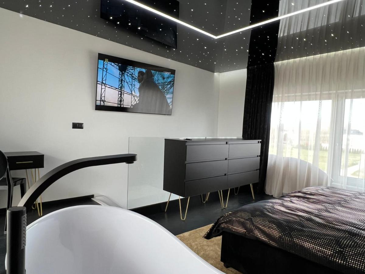 Apartament Premium Ze Zlota Wanna W Sypialni Widok Na Morze Dyskretny Taras Z Lozkiem - Baltyckie Sarbinowo 18 Εξωτερικό φωτογραφία